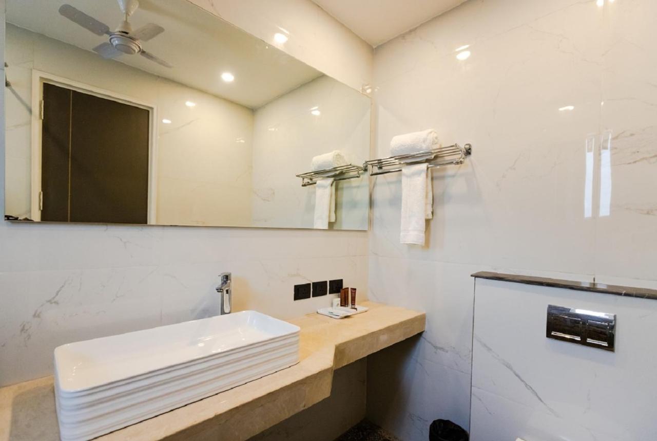Mayur By Roomsinc Delhi New Delhi Exterior photo